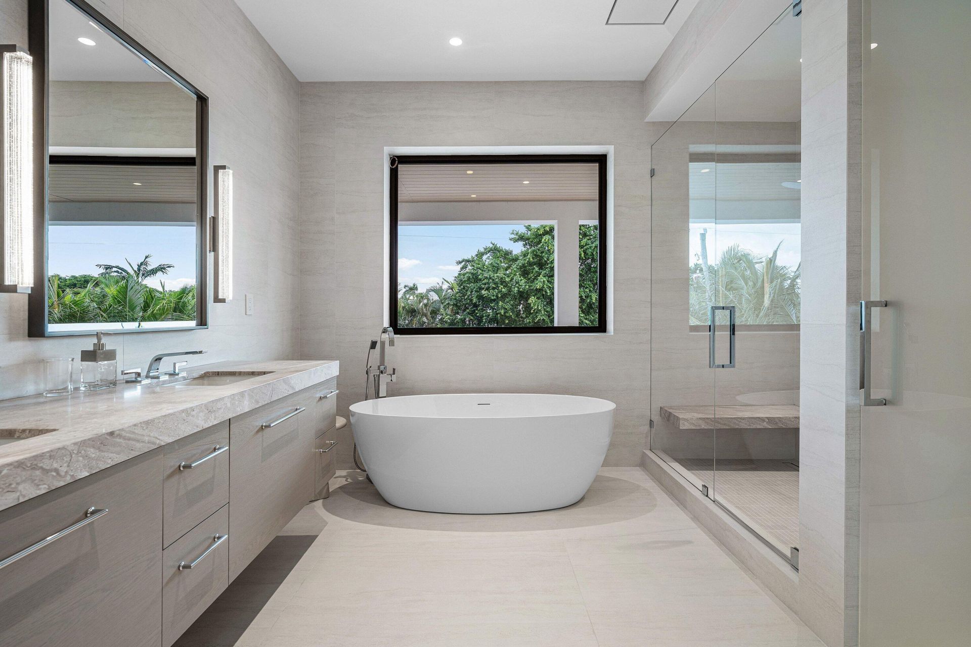 145 Alhambra Place, West Palm Beach, FL 33405 Photo
