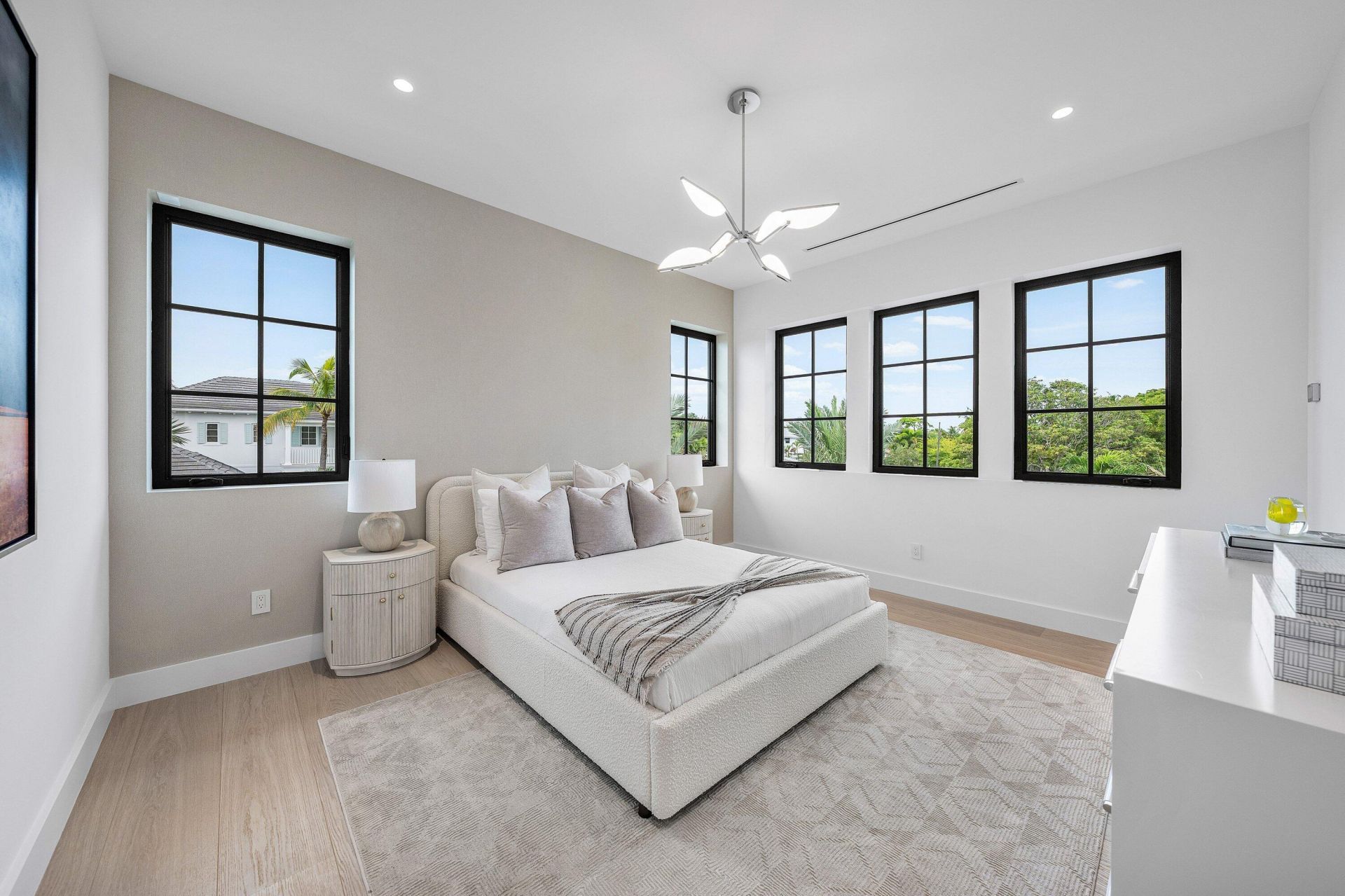 145 Alhambra Place, West Palm Beach, FL 33405 Photo