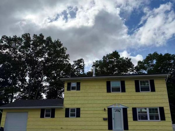 16 Ave J , Ronkonkoma, NY 11779