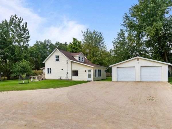 229 W BERLIN STREET, Neshkoro, WI 54960