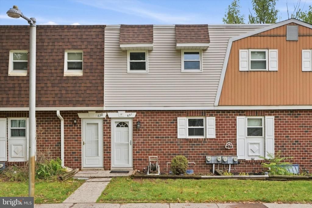 631 VILLAGE LANE, POTTSTOWN, PA 19464