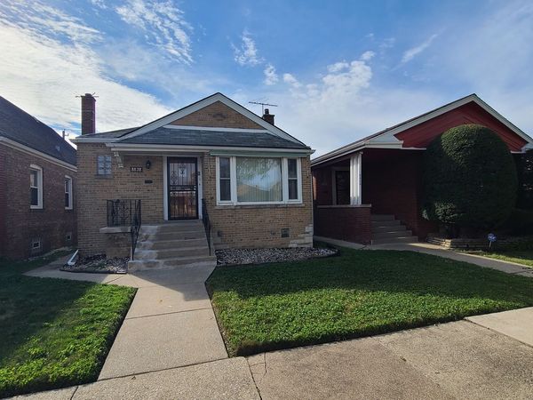 8828 S Ridgeland Avenue, Chicago, IL 60617