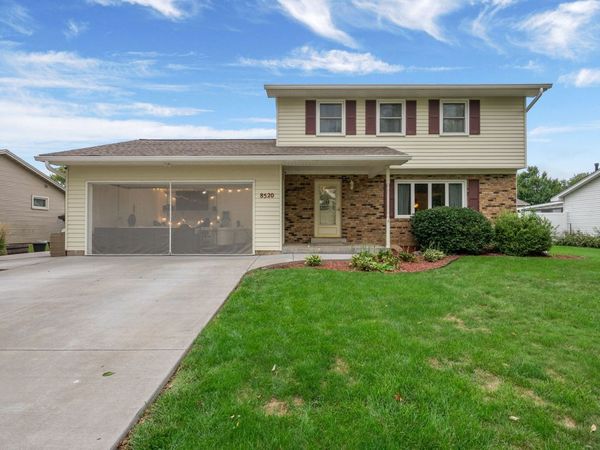 8520 18TH Street W, Rock Island, IL 61201