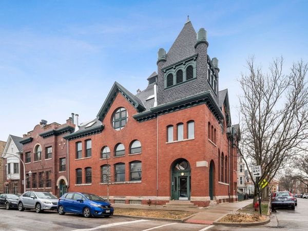 1117 W Barry Avenue, Unit 6, Chicago, IL 60657