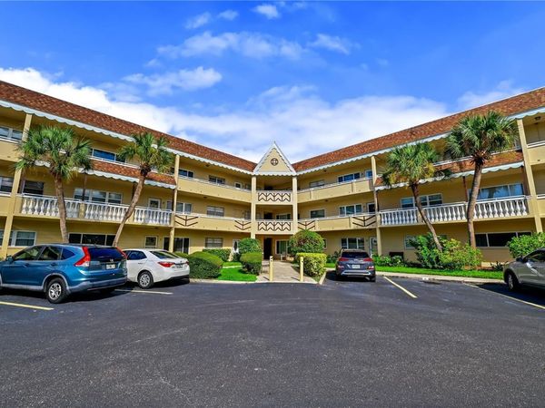 2041 AUSTRALIA WAY W, Unit 15, CLEARWATER, FL 33763