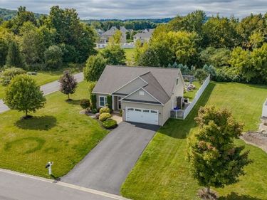 2095 Whisper Ridge Drive , Chittenango, NY 13037
