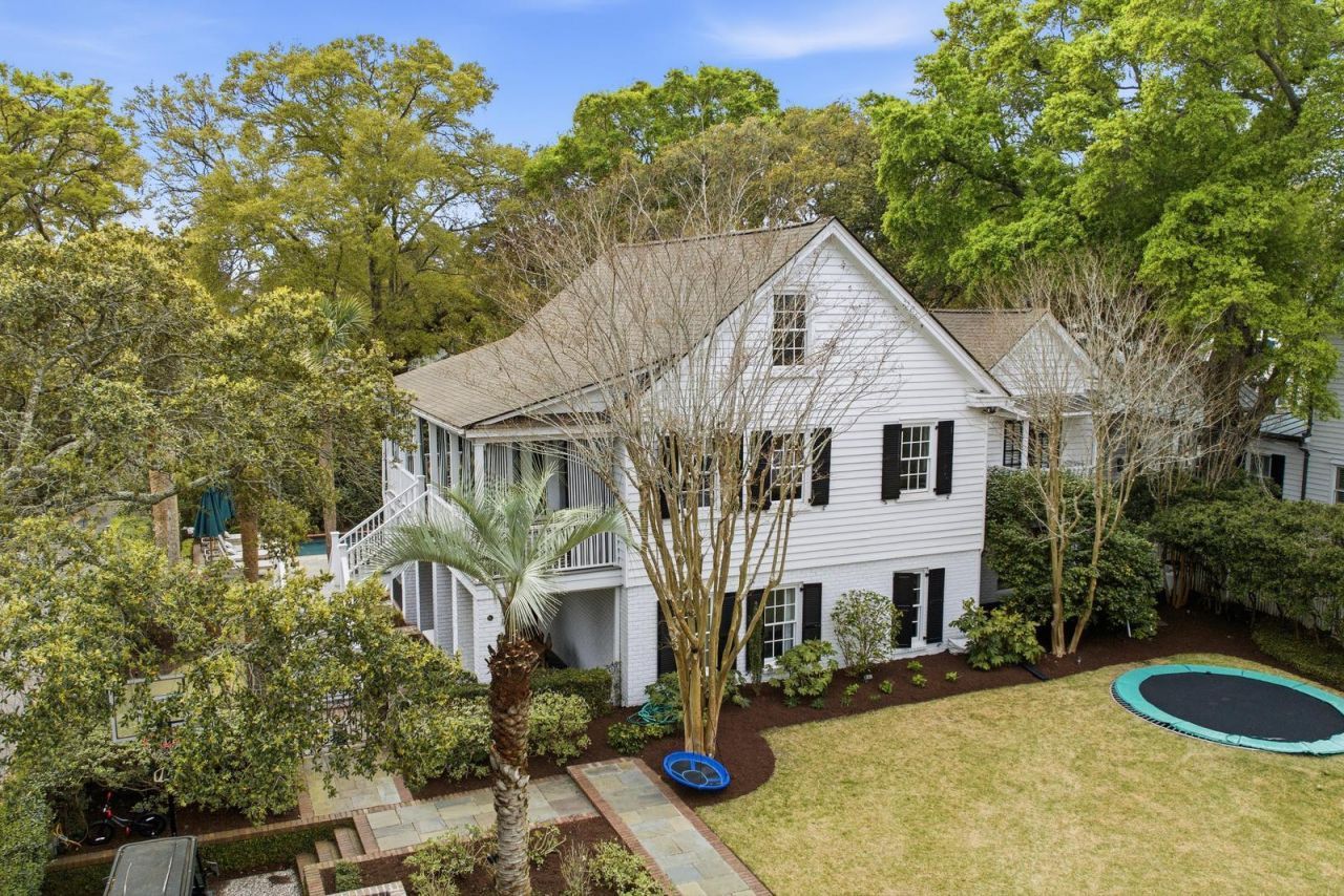 207 Pitt Street Photo 24