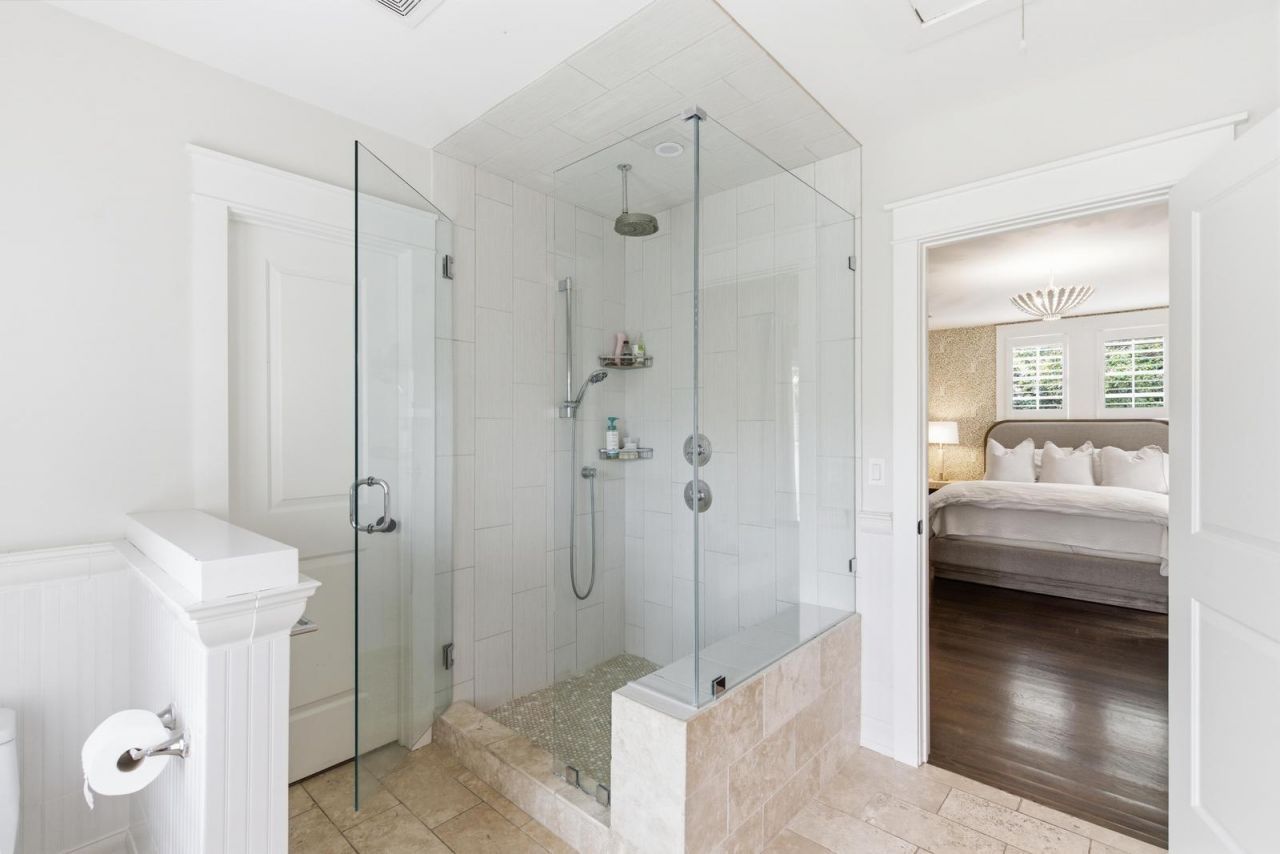 207 Pitt Street Photo 29
