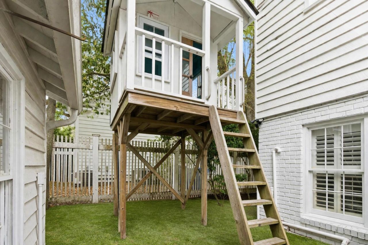 207 Pitt Street Photo 32