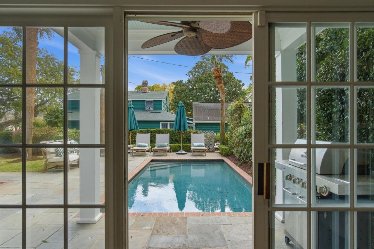 207 Pitt Street Photo 41