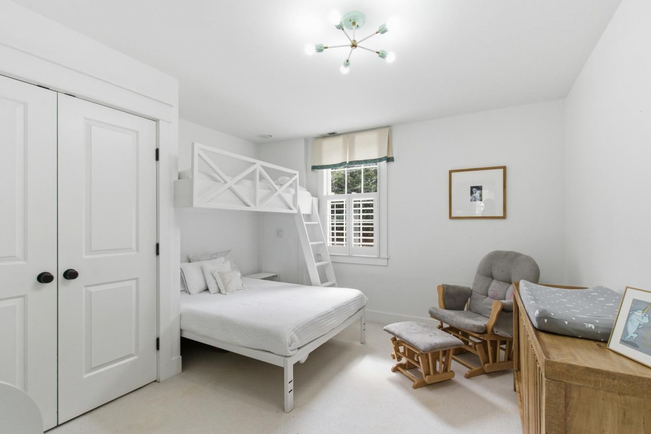 207 Pitt Street Photo 50