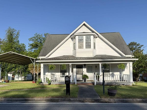 102 SE 1st Street , Havana, FL 32333