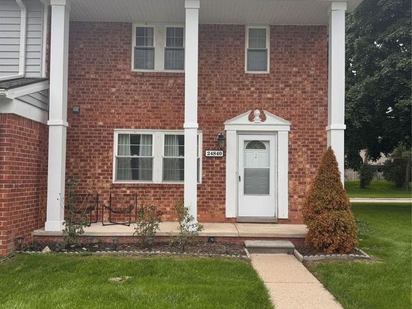 24840 Olde Orchard Street , Novi, Mi 48375