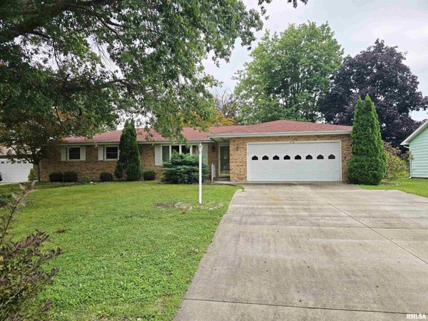 216 GETTYSBURG Drive, Canton, IL 61520