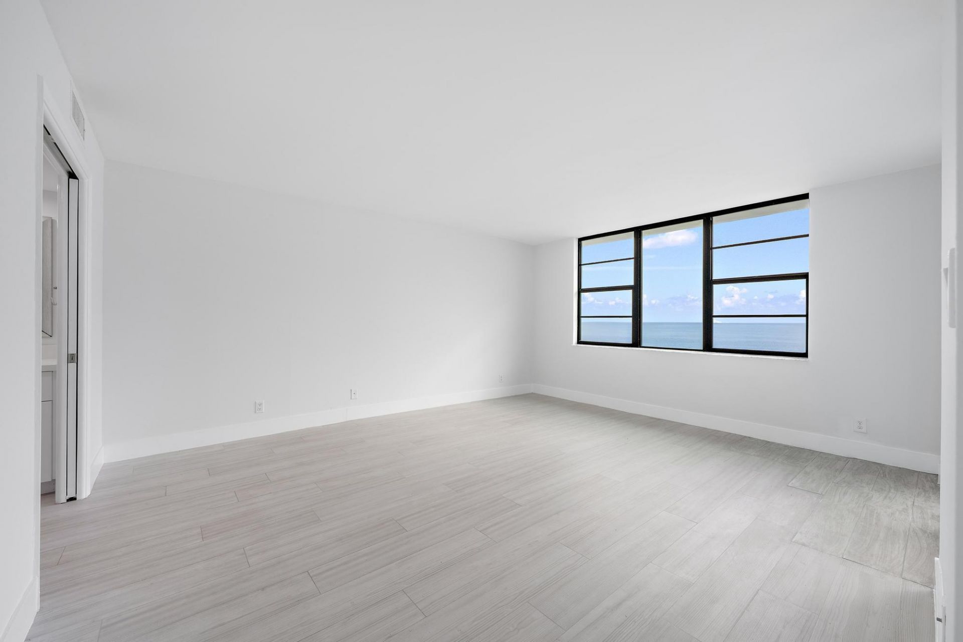 900 Ocean Drive, Unit 706, Juno Beach, FL 33408 Photo