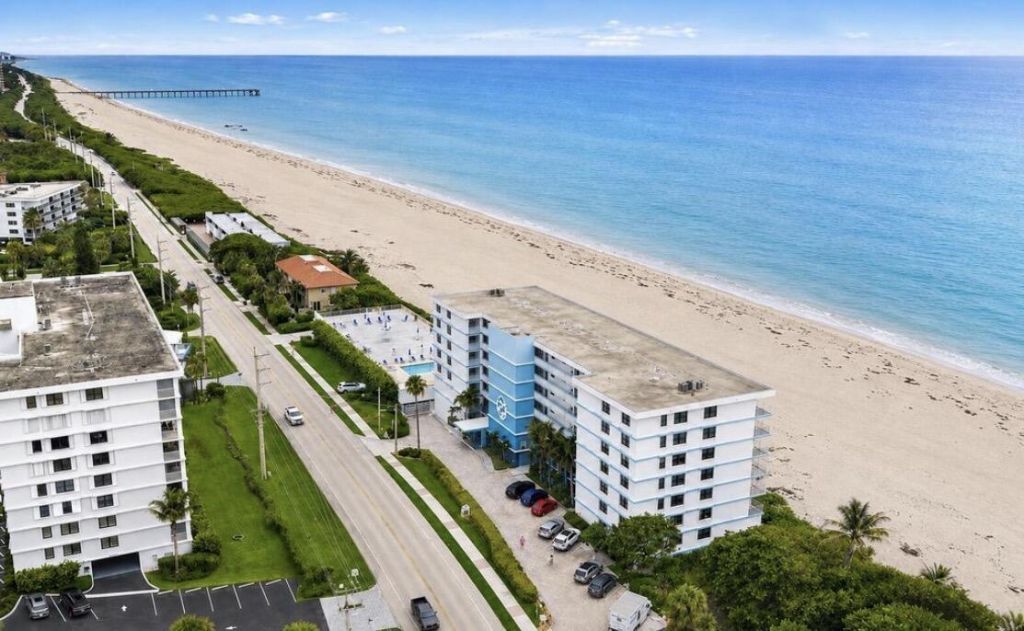 900 Ocean Drive, Unit 706, Juno Beach, FL 33408 Photo