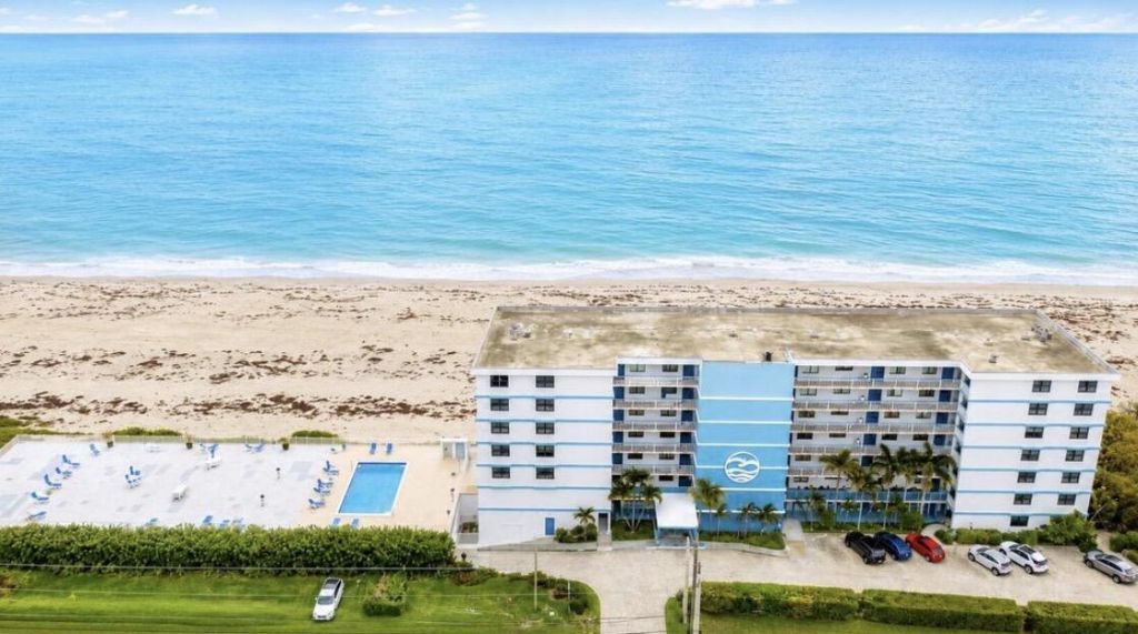 900 Ocean Drive, Unit 706, Juno Beach, FL 33408 Photo