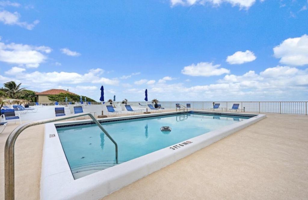 900 Ocean Drive, Unit 706, Juno Beach, FL 33408 Photo