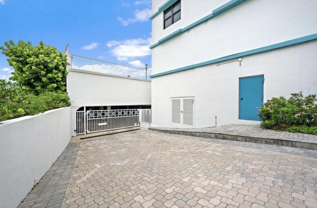 900 Ocean Drive, Unit 706, Juno Beach, FL 33408 Photo
