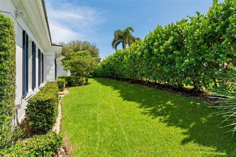 11 Country Road E, Village of Golf, FL 33436 Photo