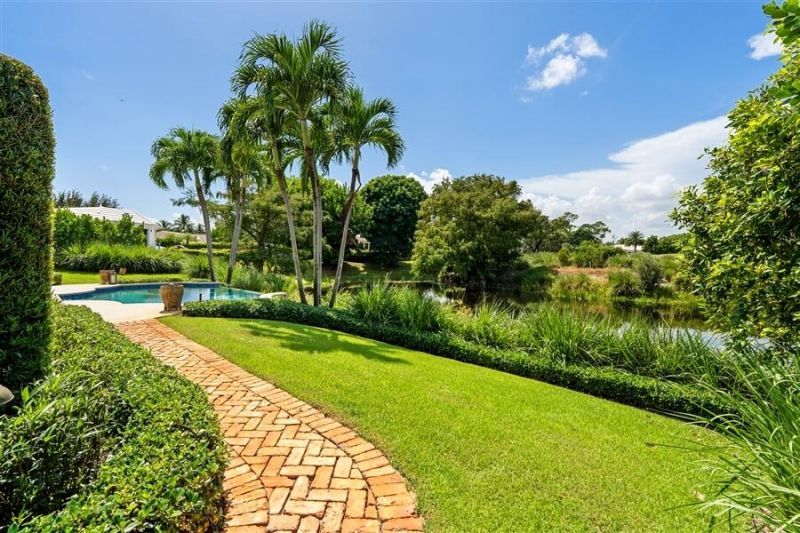 11 Country Road E, Village of Golf, FL 33436 Photo