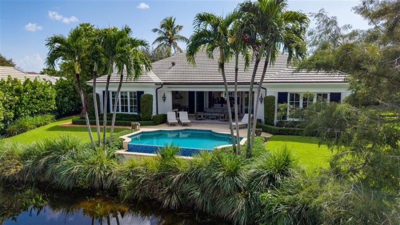 11 Country Road E, Village of Golf, FL 33436 Photo