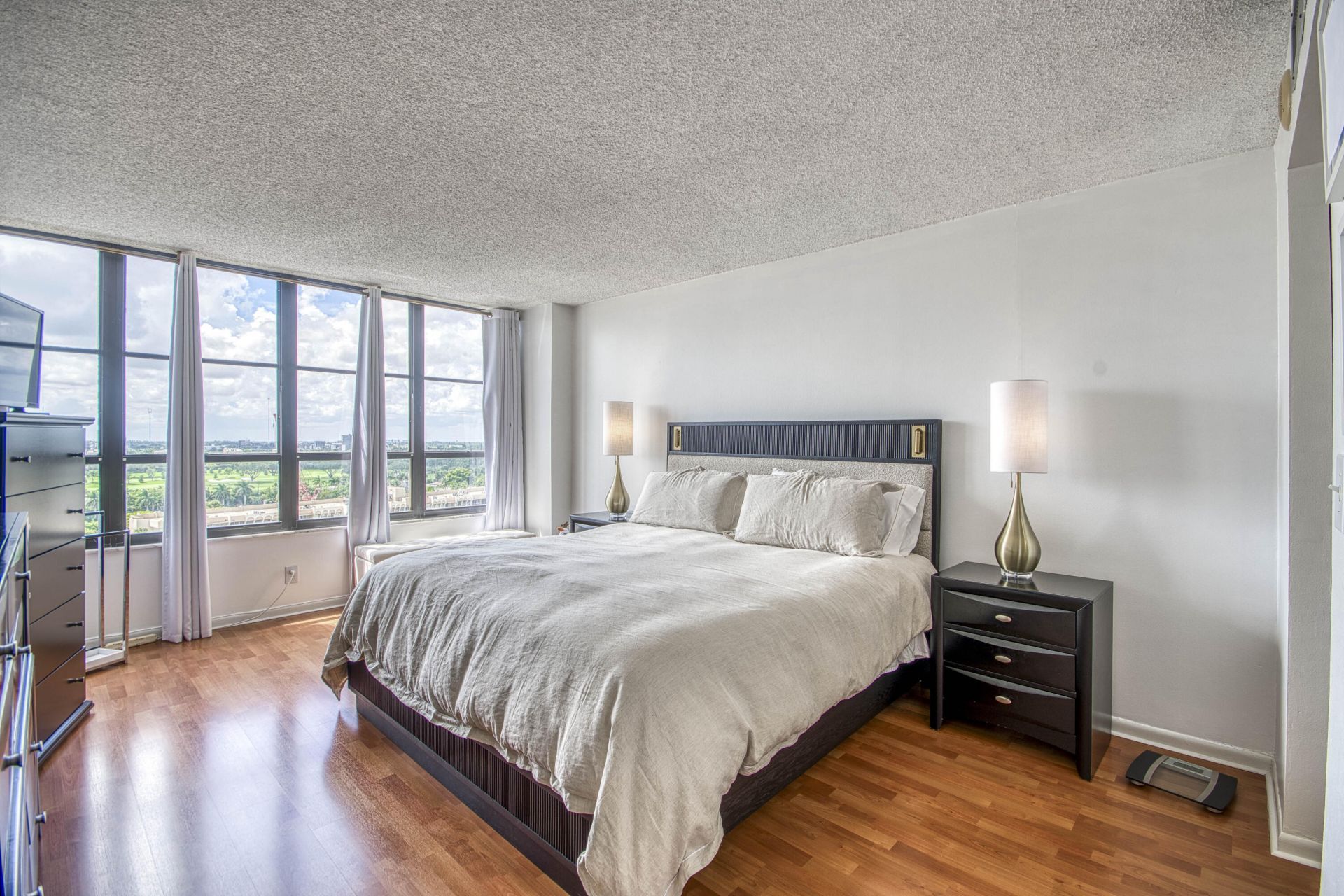 600 Three Islands Boulevard, Unit 1010, Hallandale Beach, FL 33009 Photo