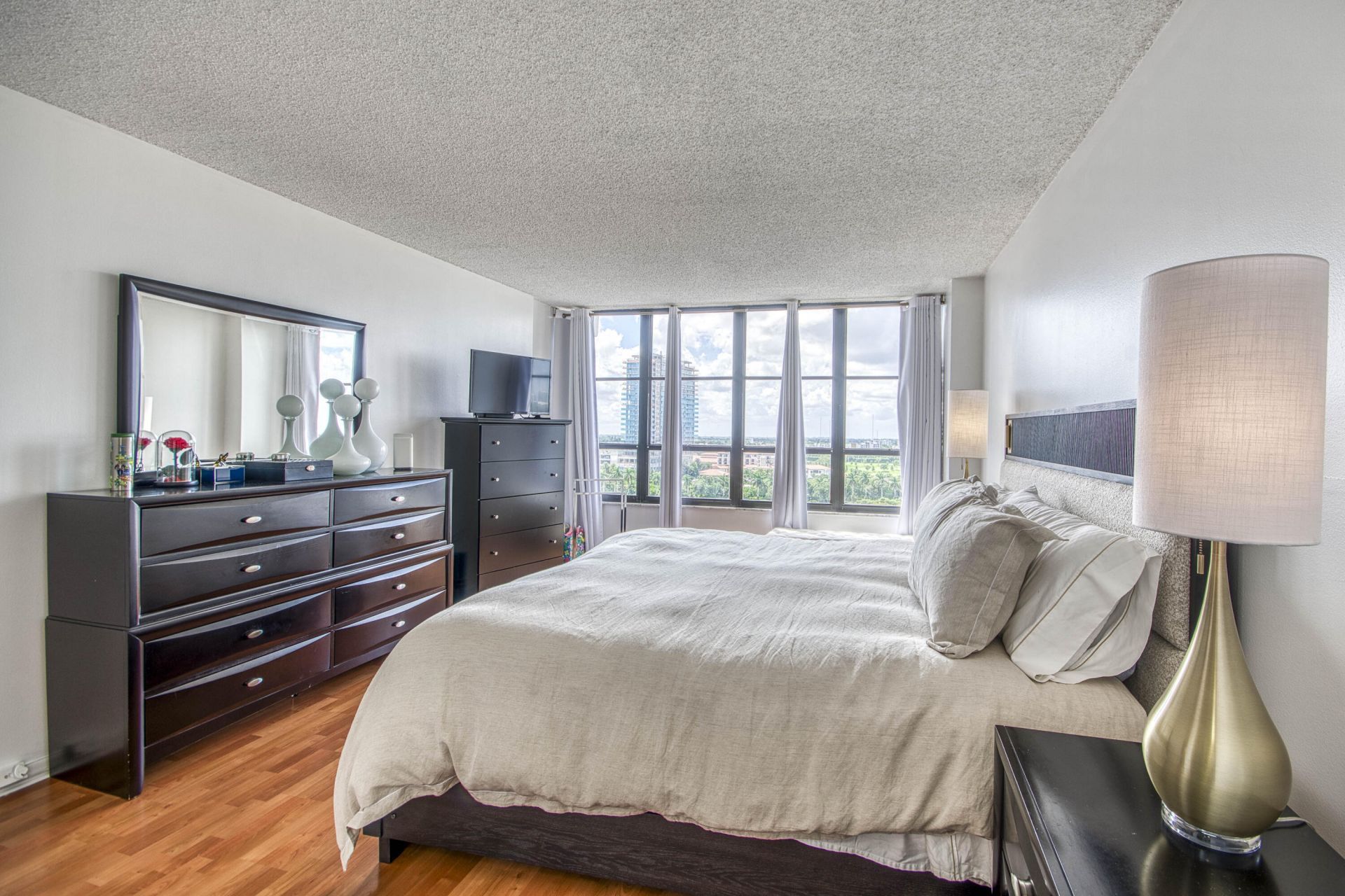 600 Three Islands Boulevard, Unit 1010, Hallandale Beach, FL 33009 Photo
