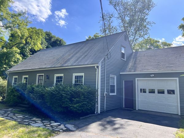 319 West St, Amherst, MA 01002