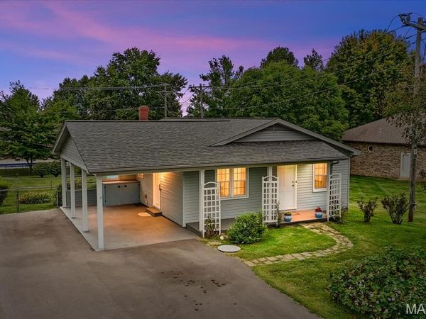 513 N Moore Street, Waterloo, IL 62298
