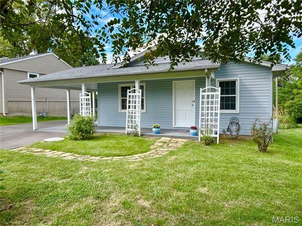 513 N Moore Street , Waterloo, IL 62298