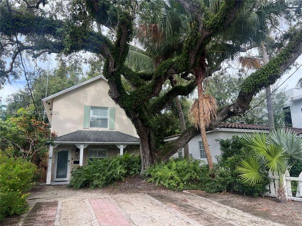 3158 Carter St , Miami, FL 33133