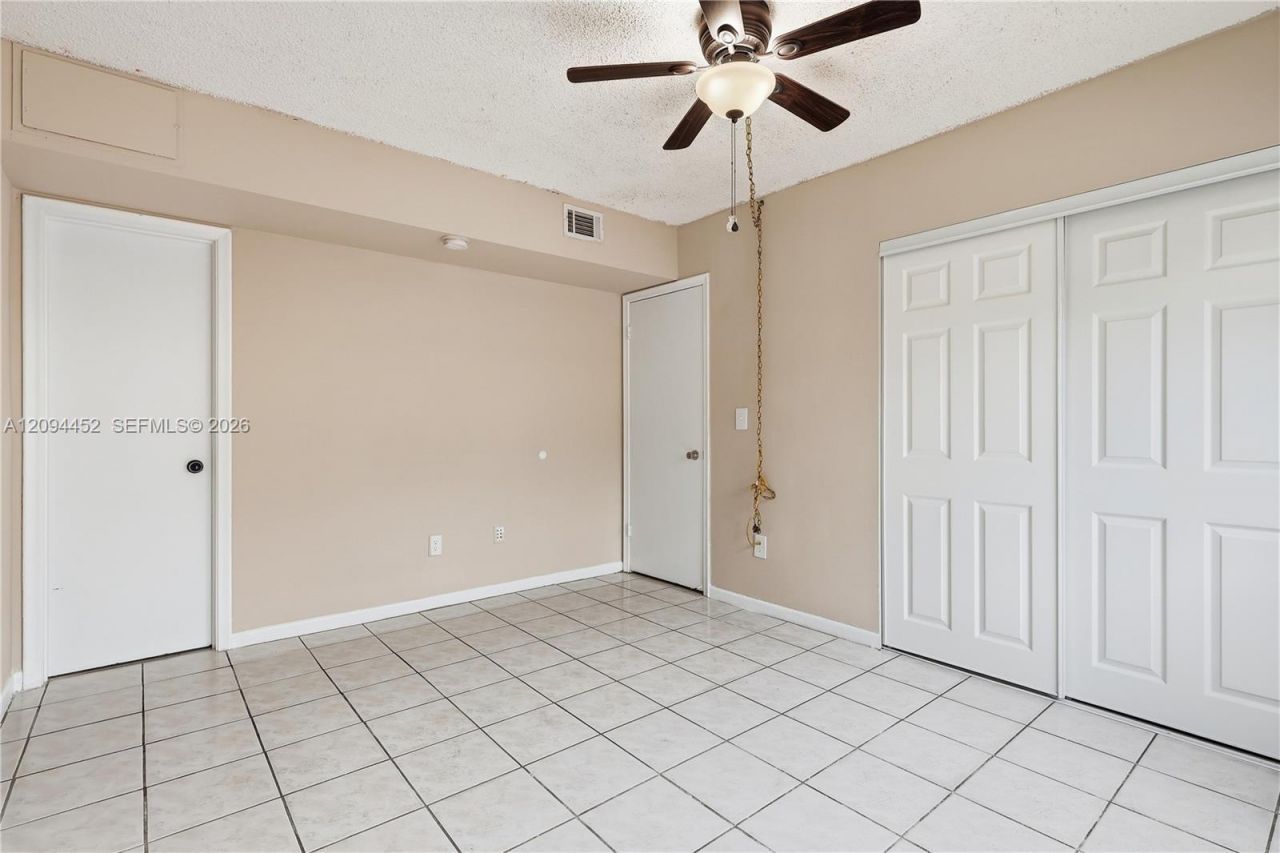 2655 W 67th Pl, Unit 14-13, Hialeah, FL 33016 Photo