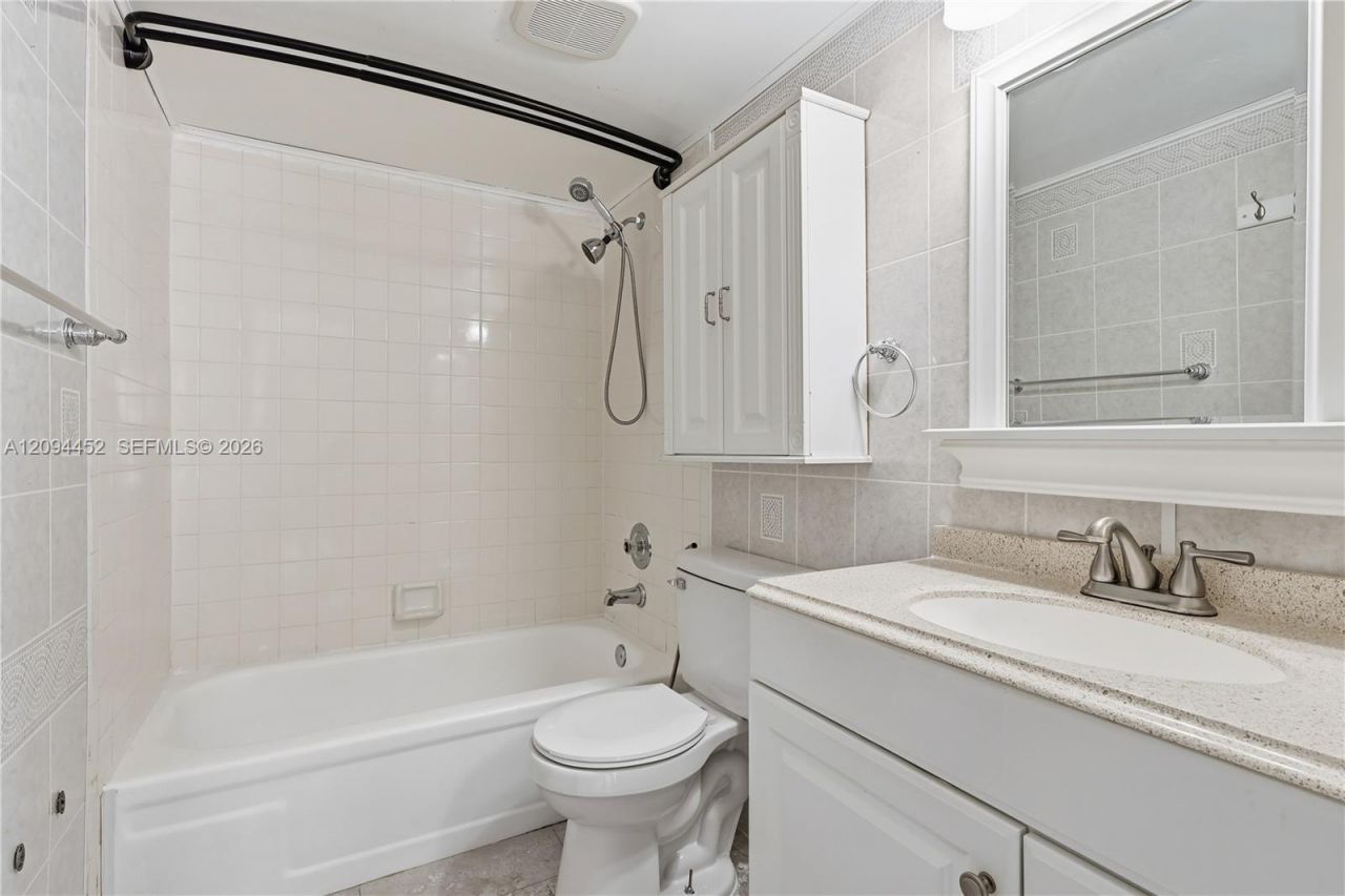 2655 W 67th Pl, Unit 14-13, Hialeah, FL 33016 Photo