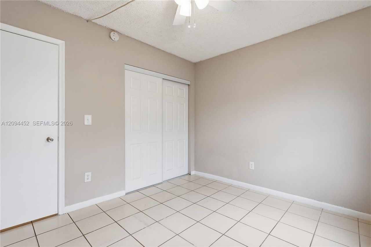 2655 W 67th Pl, Unit 14-13, Hialeah, FL 33016 Photo