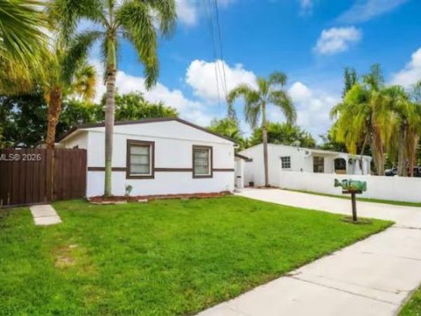 2634 Thomas St , Hollywood, FL 33020