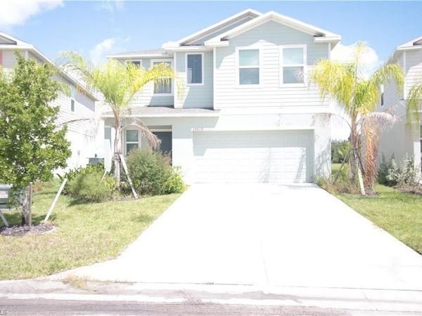 19619 Fairhill CT, LEHIGH ACRES, FL 33974