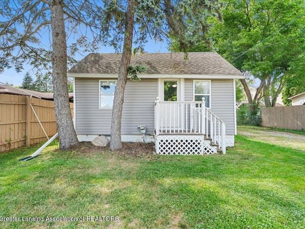 304 S Whittemore Street, St. Johns, MI 48879