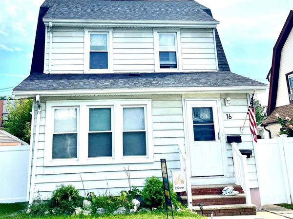 16 Evergreen Drive, Unit 1, North Lindenhurst, NY 11757