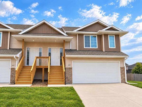 609 Riley Ln, West Branch, IA 52358