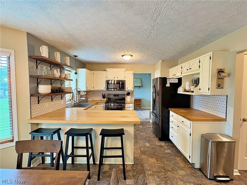 5920 Province Court, Lorain, OH 44053 Photo 9
