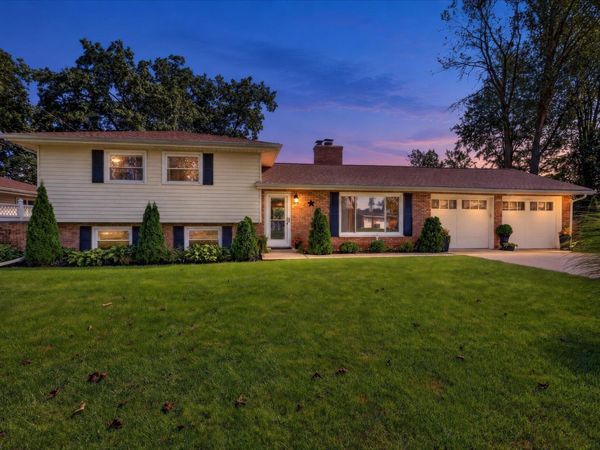 12937 Bayview Drive, Vicksburg, MI 49097