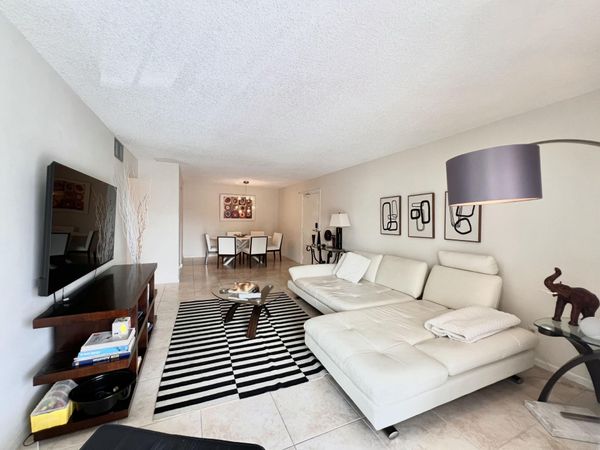 6421 BAY CLUB Drive, Unit 3, Fort Lauderdale, FL 33308