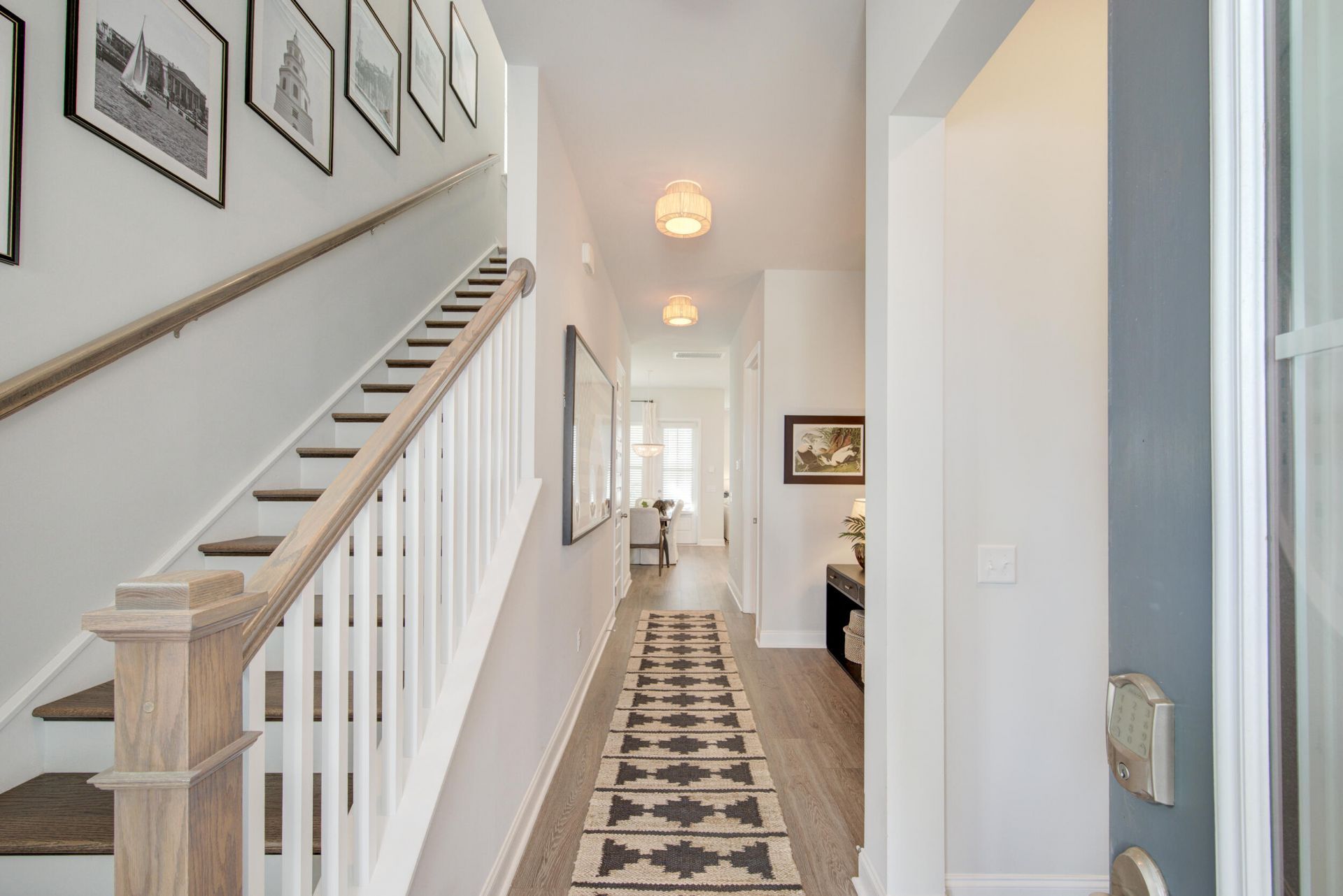 462 Woodgate Way Photo 32