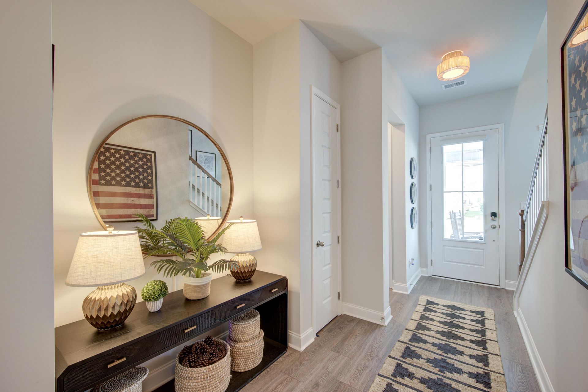 462 Woodgate Way Photo 4