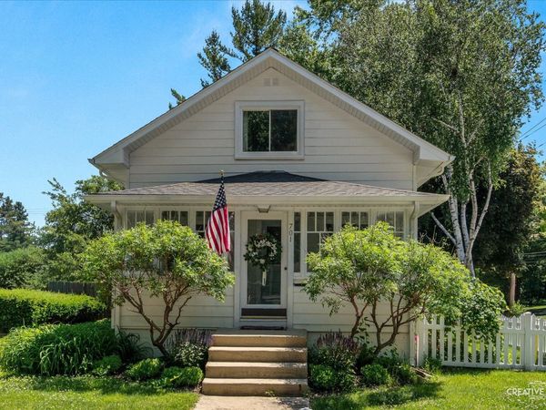 701 Edison Street , Geneva, IL 60134