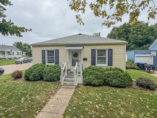 609 S Florence Avenue , Bloomington, IL 61701