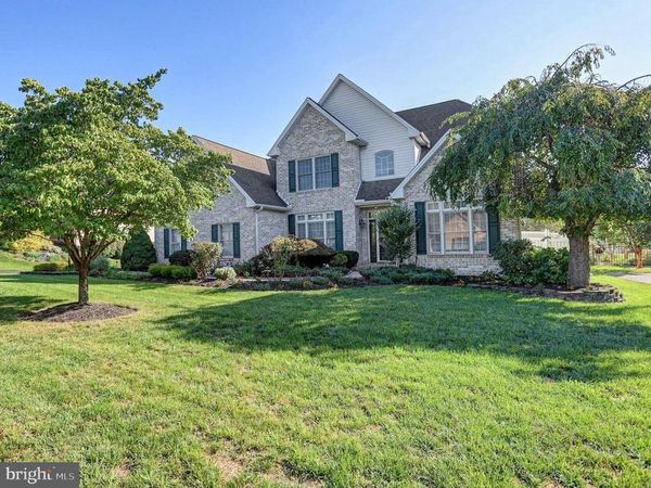 11 CHERISH DRIVE, CAMP HILL, PA 17011
