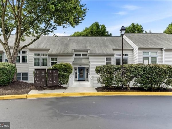 4711 CLAREMONT COURT, Unit 264, WILMINGTON, DE 19808