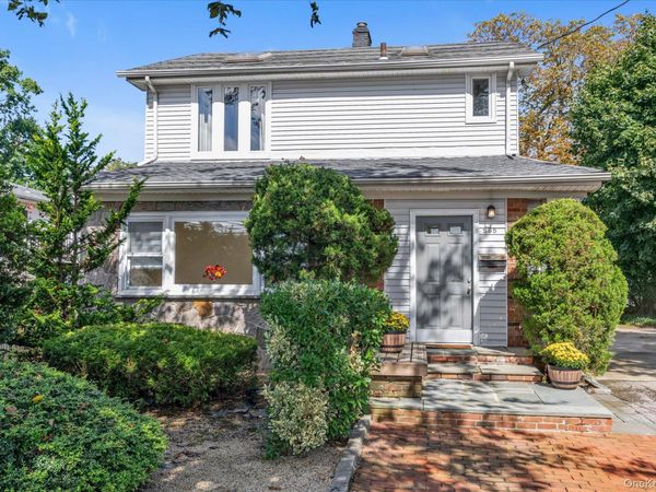 585 Seaman Avenue , Baldwin, NY 11510